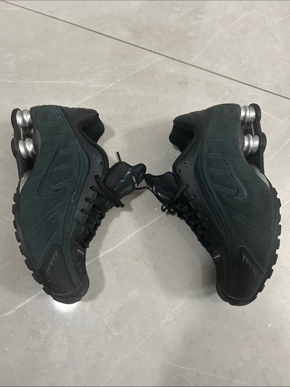 Nike Shox Women’s Athletic Shoes in Black and Dark Green